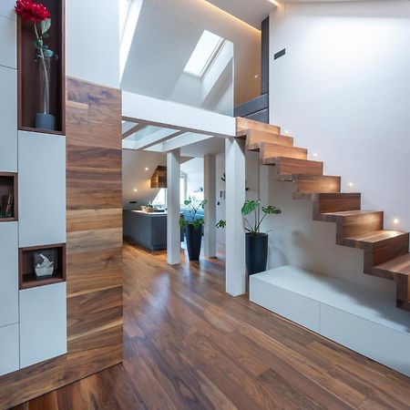 Authentic City Stay Lubiana Esterno foto
