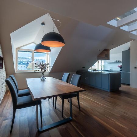 Authentic City Stay Lubiana Esterno foto