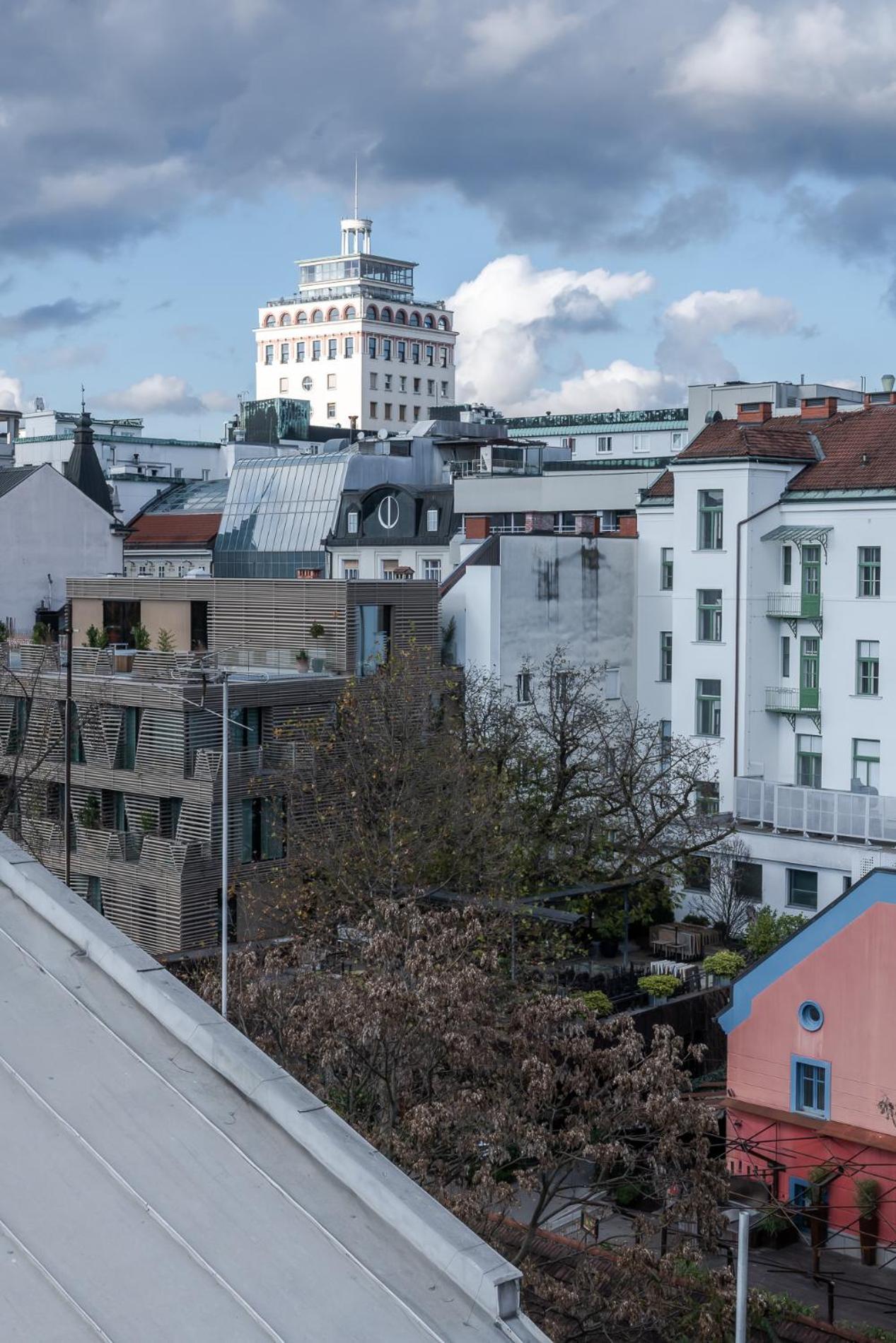 Authentic City Stay Lubiana Esterno foto